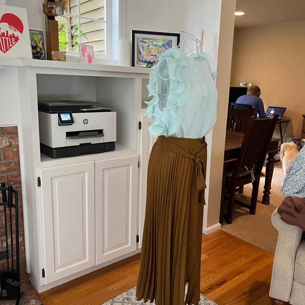 Pleated midi skirt